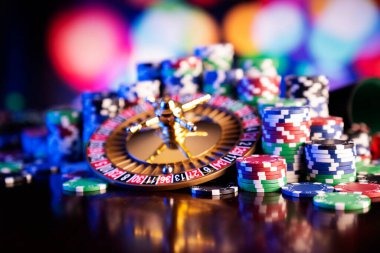 Caishen Wins reel layout with bonus symbols and free-spin multiplier display on kasih mobile